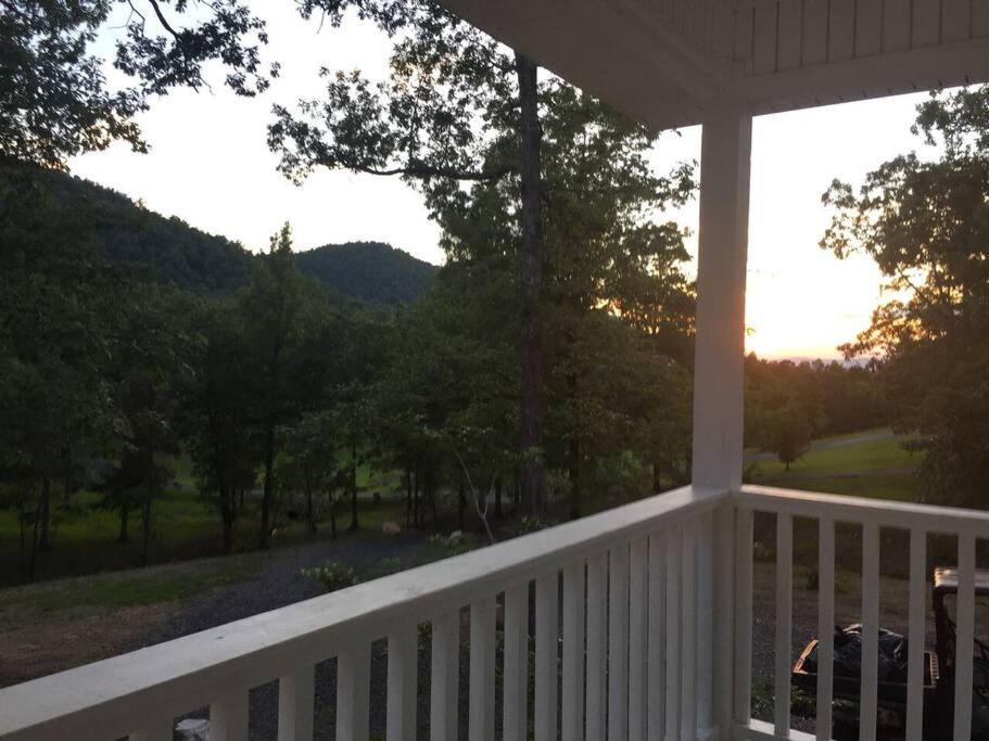 Primrose Cottage - Private Lake, Hot Tub, Atv Trails Mena Bagian luar foto